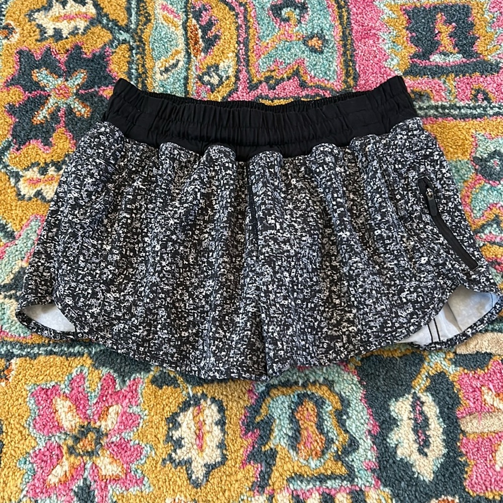 Black and white Lululemon shorts